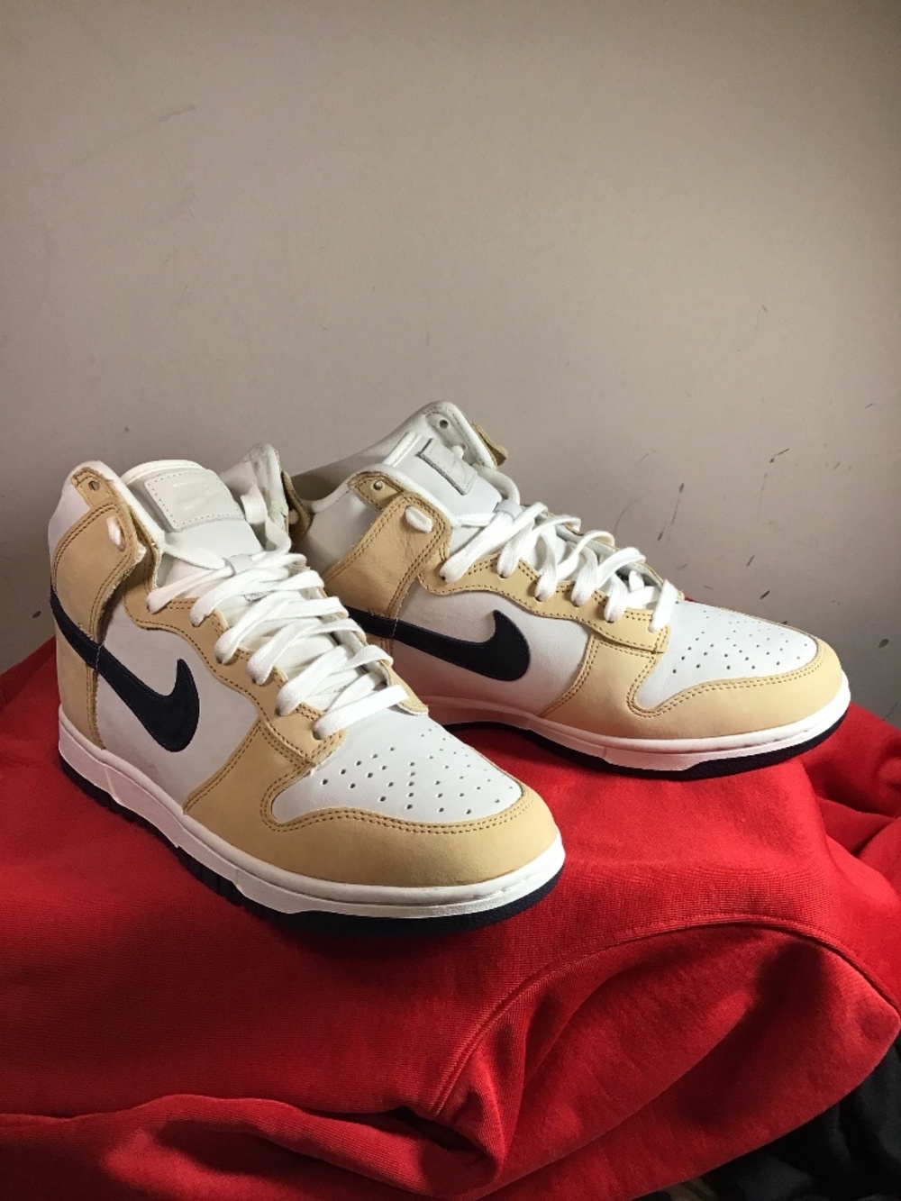 ❤️Nike’s women’s dunk high, size 8, new condition, no box😍